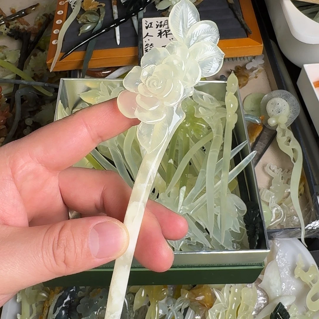 蛇纹石玉未镶嵌发饰