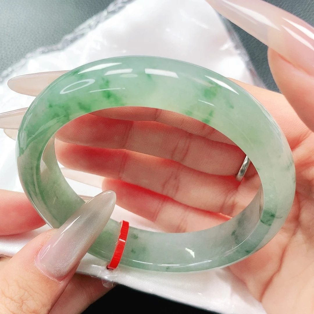 翡翠手镯未镶嵌59圈