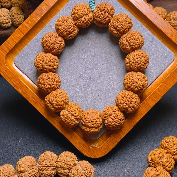 金刚菩提吊坠风**月菠萝蜜蜂王