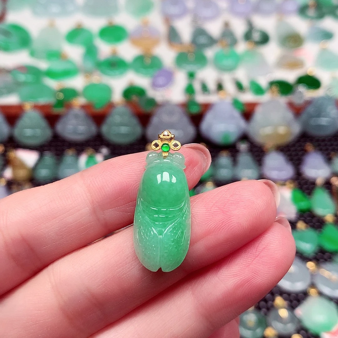 翡翠18K金镶嵌颈饰