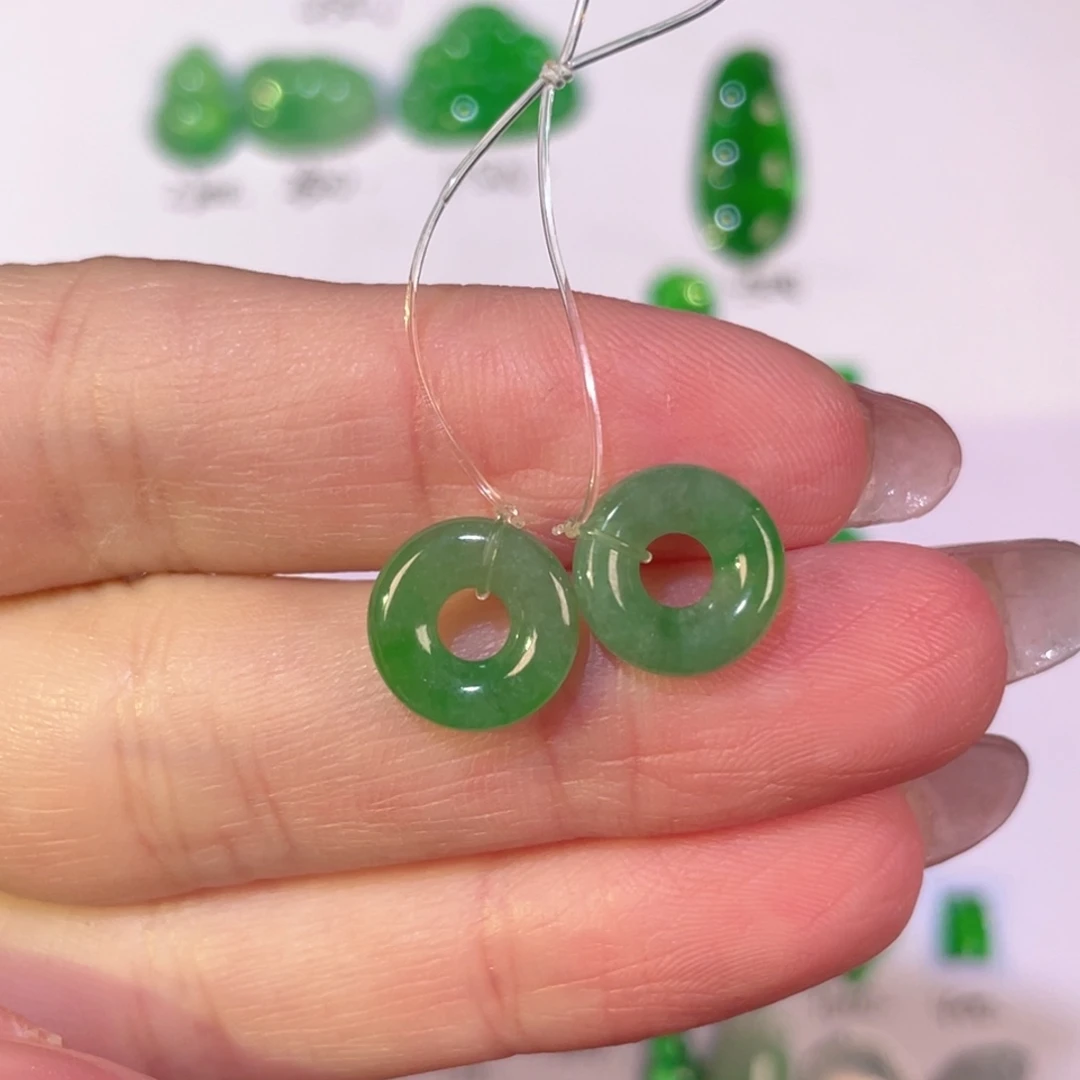 翡翠未镶嵌颈饰裸石