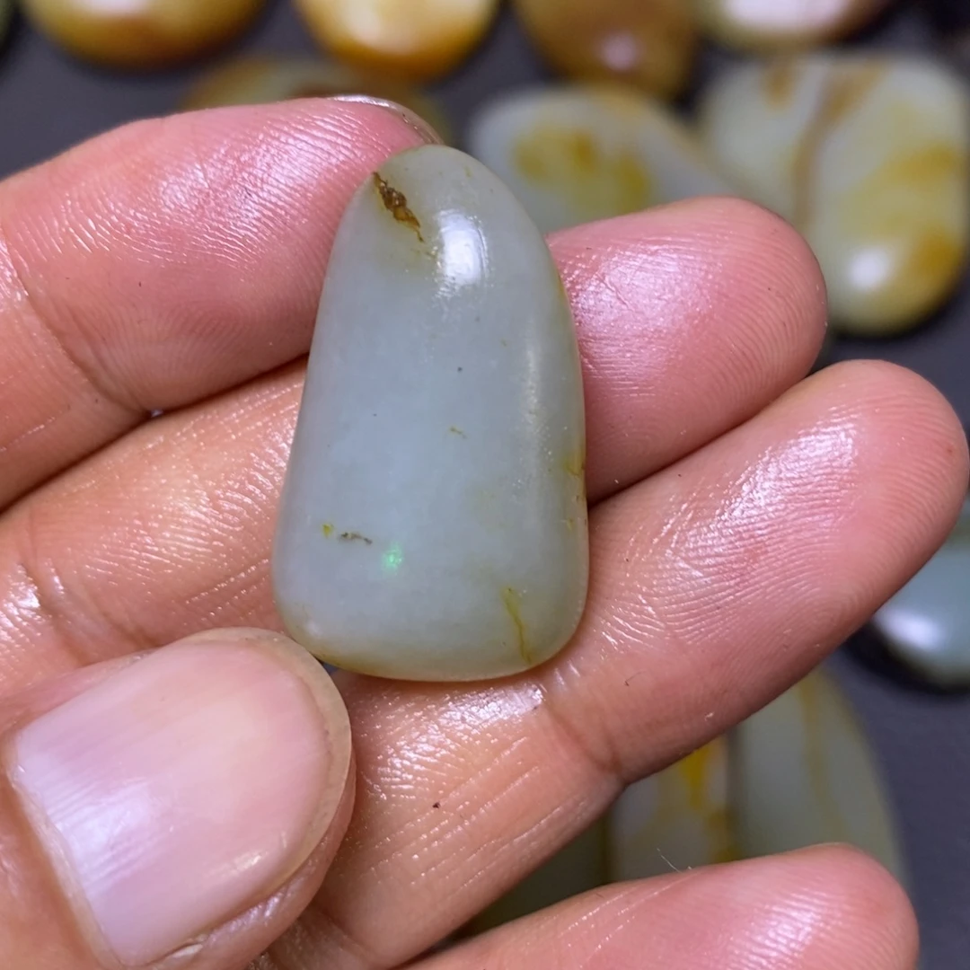 未镶嵌和田玉（糖玉）挂件