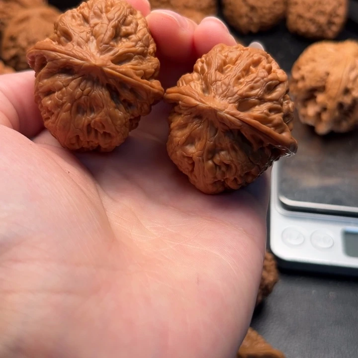 文玩核桃把件1330凤凰台