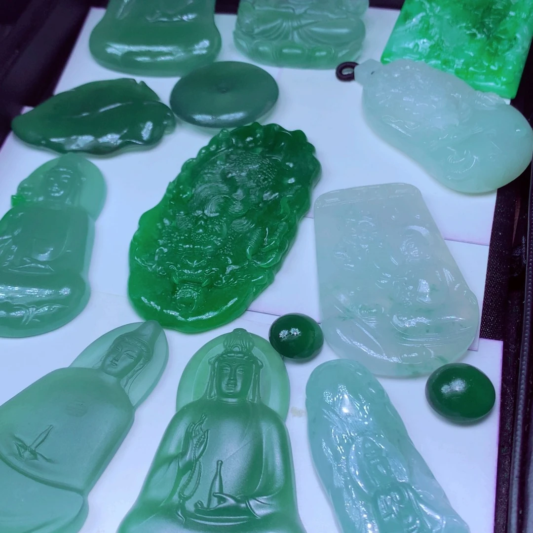 安****定制翡翠未镶嵌天然翡翠A货毛货挂件