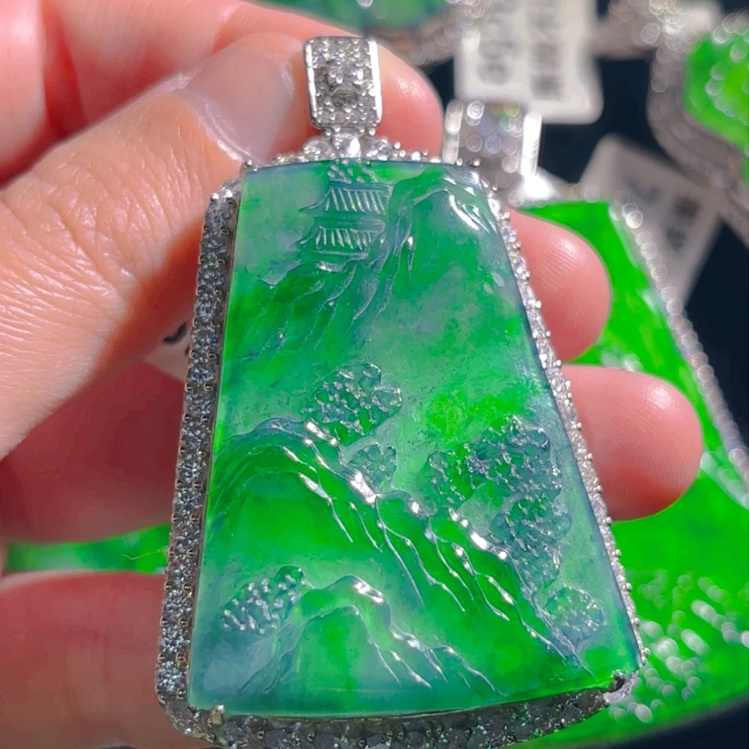 翡翠颈饰银S925镶嵌山水牌