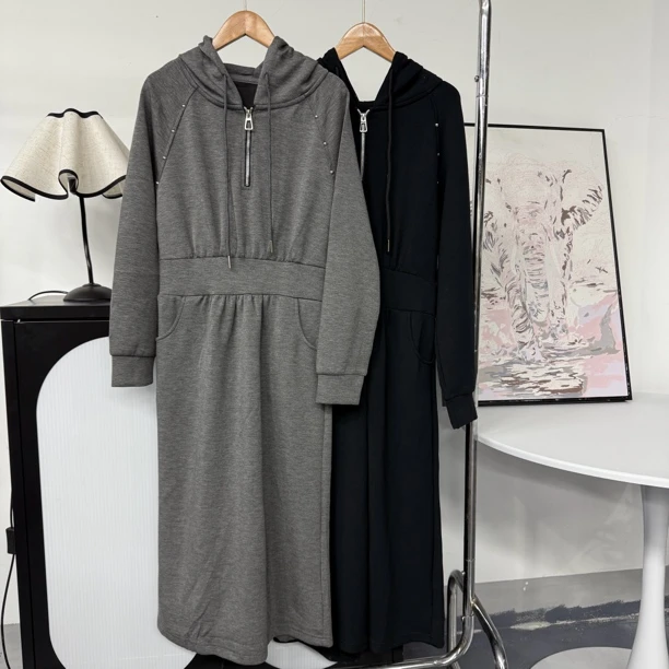 0331两色连帽半拉链抽绳收腰显瘦连衣裙