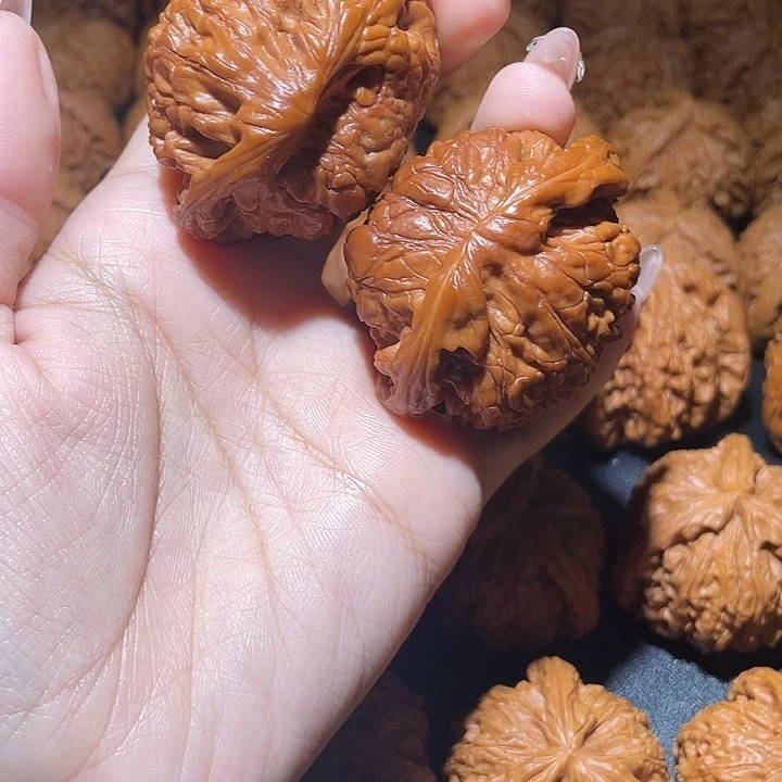 茶***诗吊坠文玩核桃小妹三棱