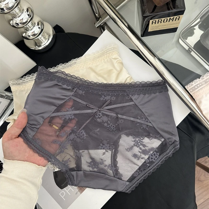 【初见倾心】心机纯欲美臀缎面蕾丝内裤女士性感舒适中腰包臀三角裤