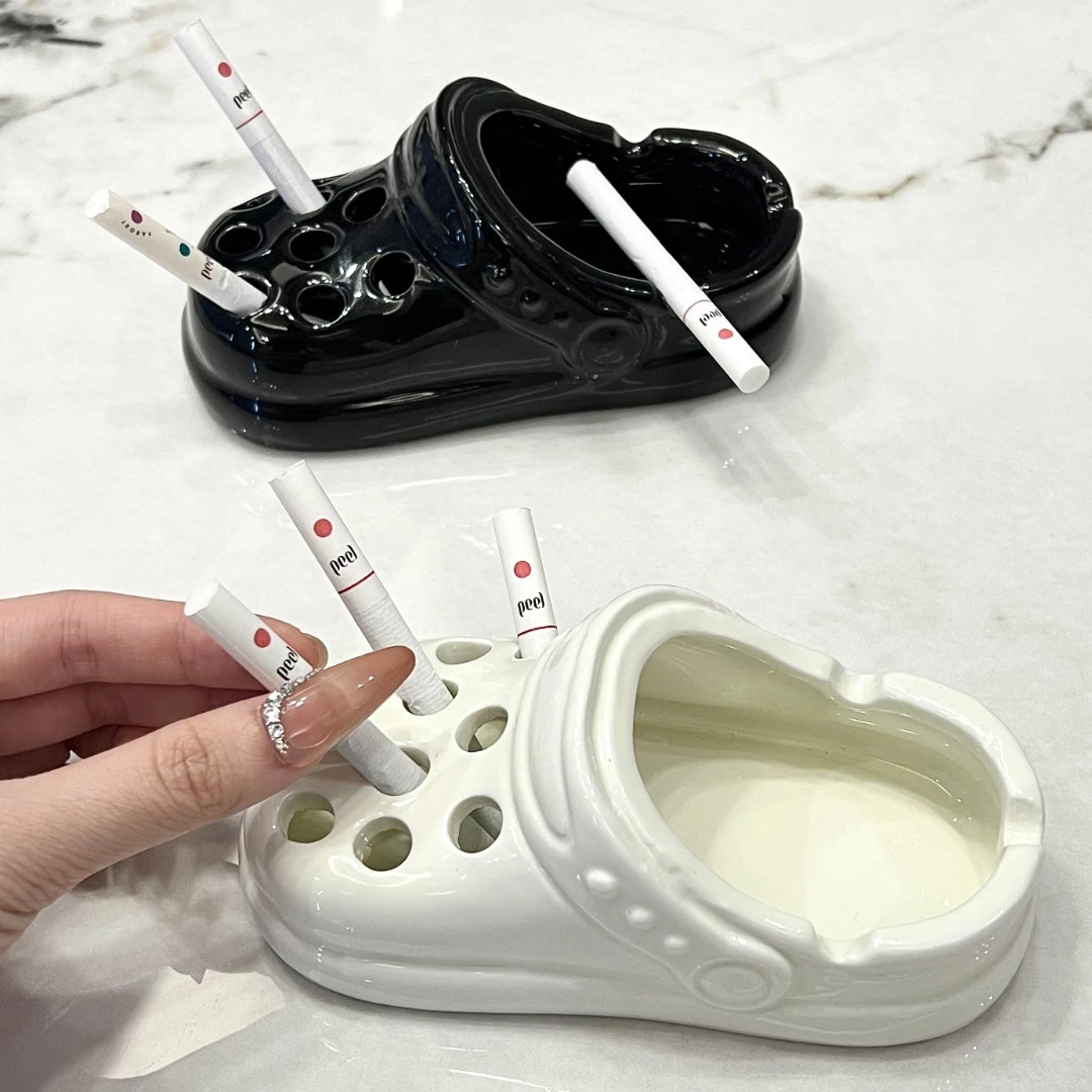 高级感陶瓷洞洞鞋烟灰缸网红烟盅办公室家用客厅烟缸防飞灰可爱