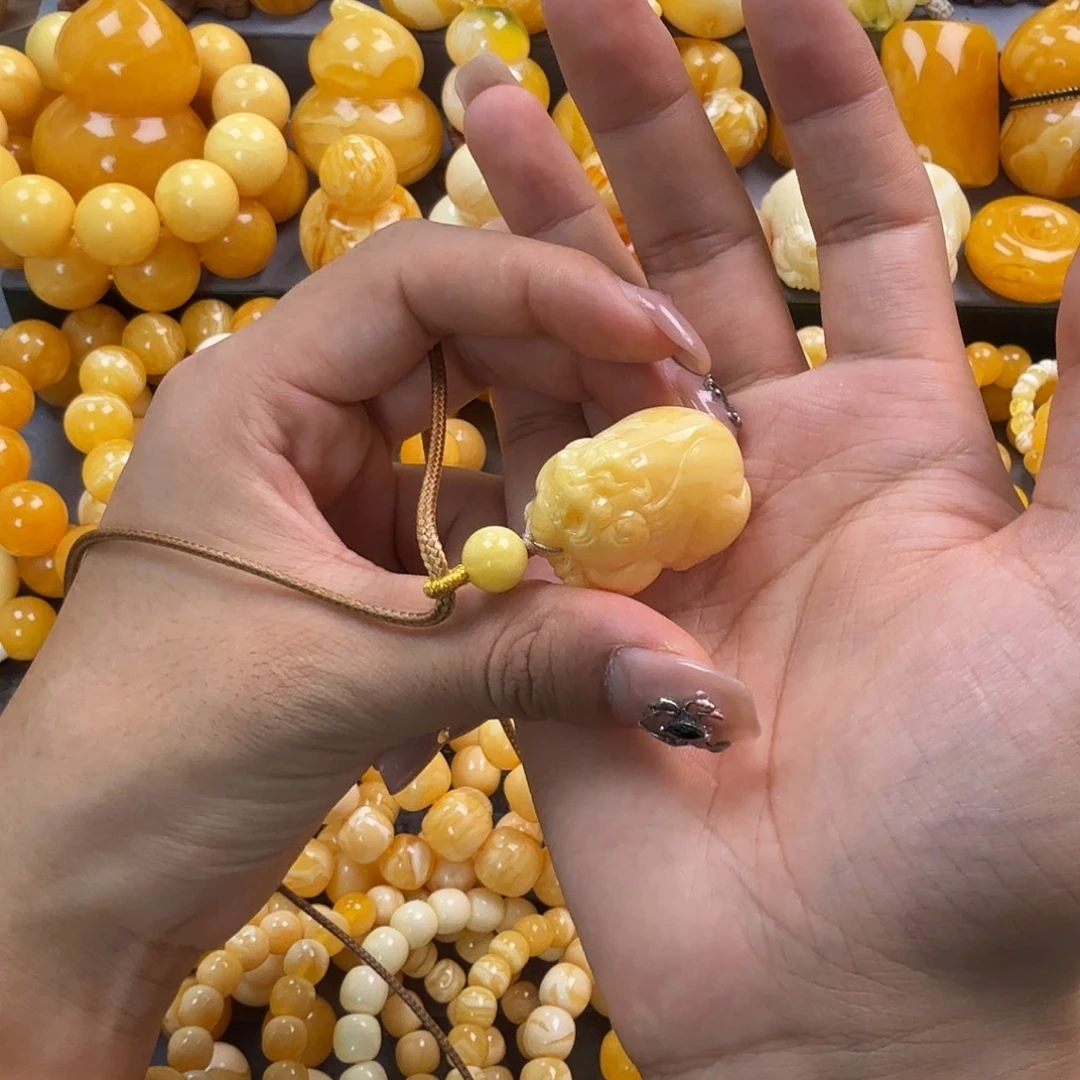 蜜蜡未镶嵌珠宝奇石