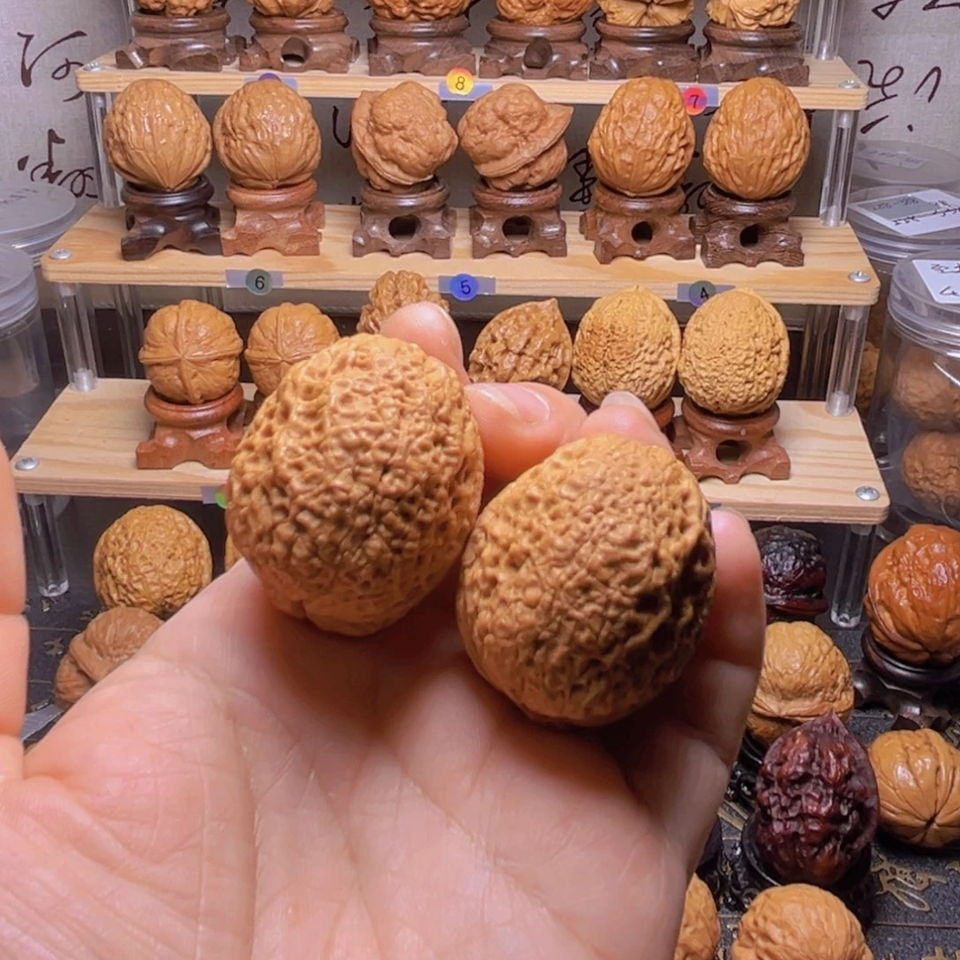 下***页吊坠文玩核桃5w鱼子纹绣球