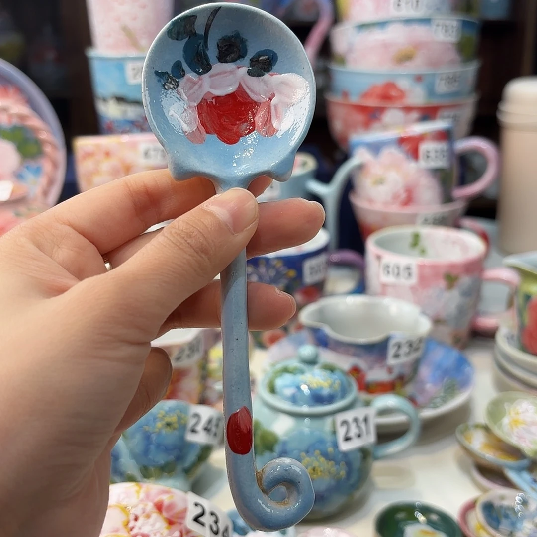 瓷片兔兔好de a l l l l l l