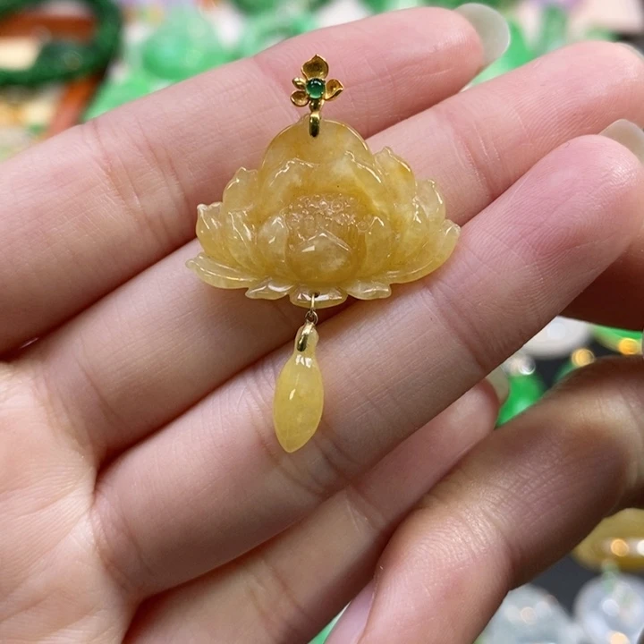 颈饰未镶嵌翡翠吊坠