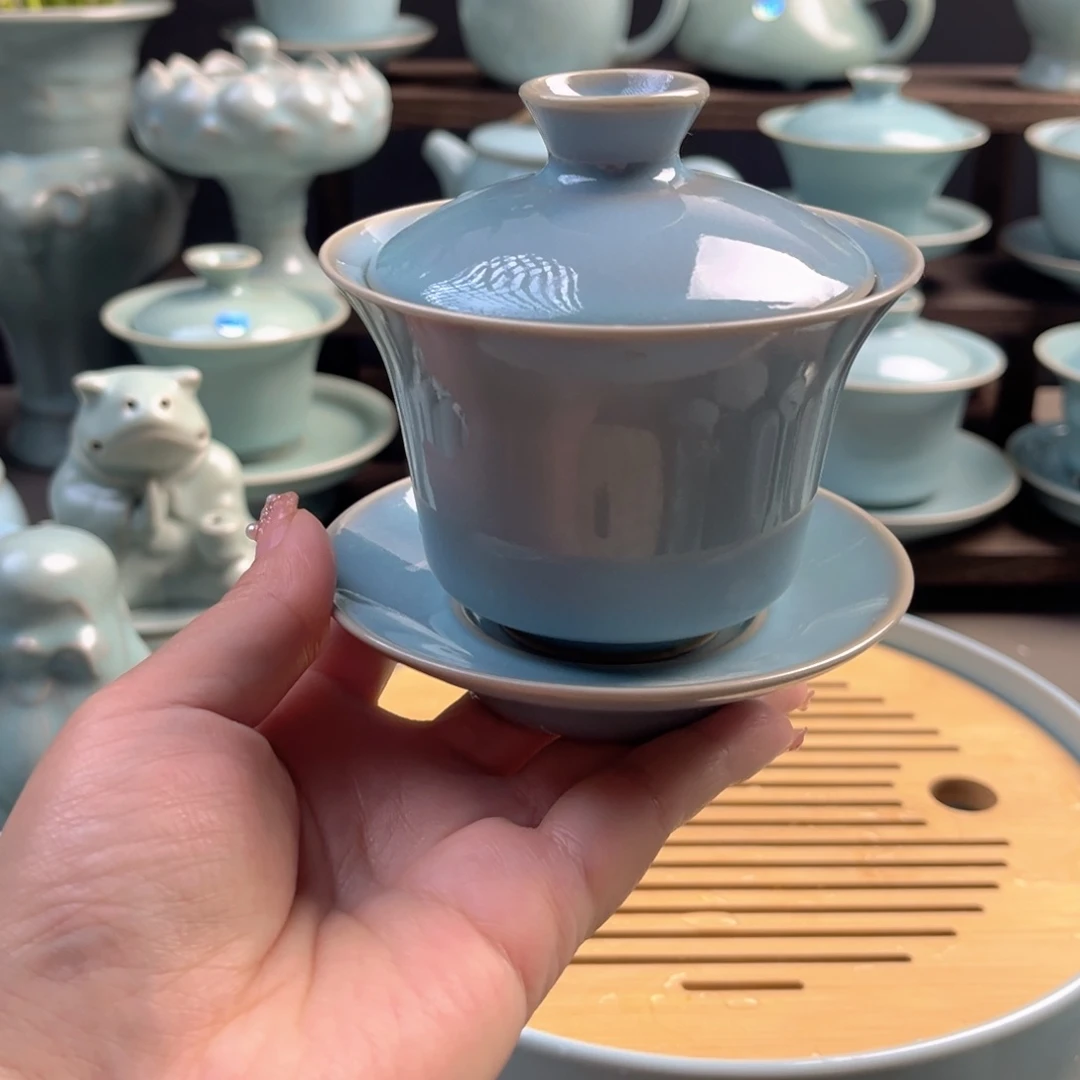 瓷天青釉马蹄盖碗