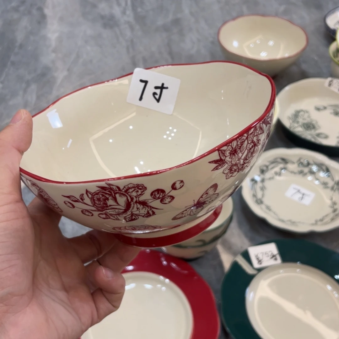 陶瓷微瑕餐具介意勿拍，满18飞！