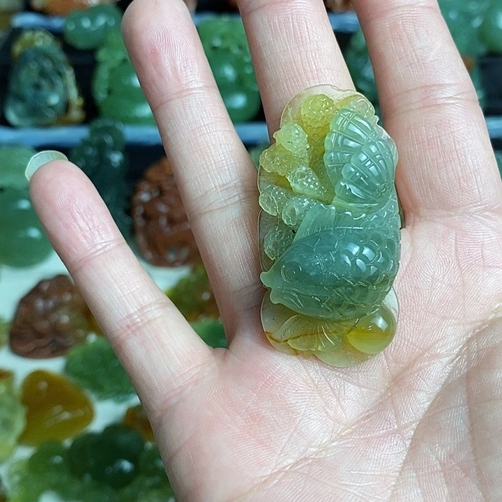 未镶嵌蛇纹石玉颈饰