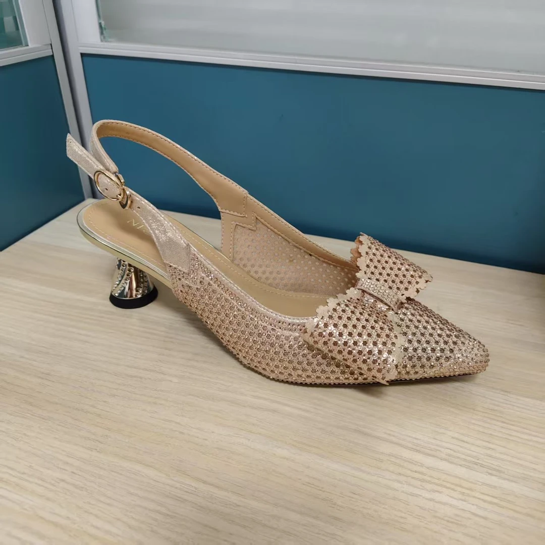 2025年新款法式优雅后空一字带凉鞋女粗跟包头舒适时装凉鞋2292