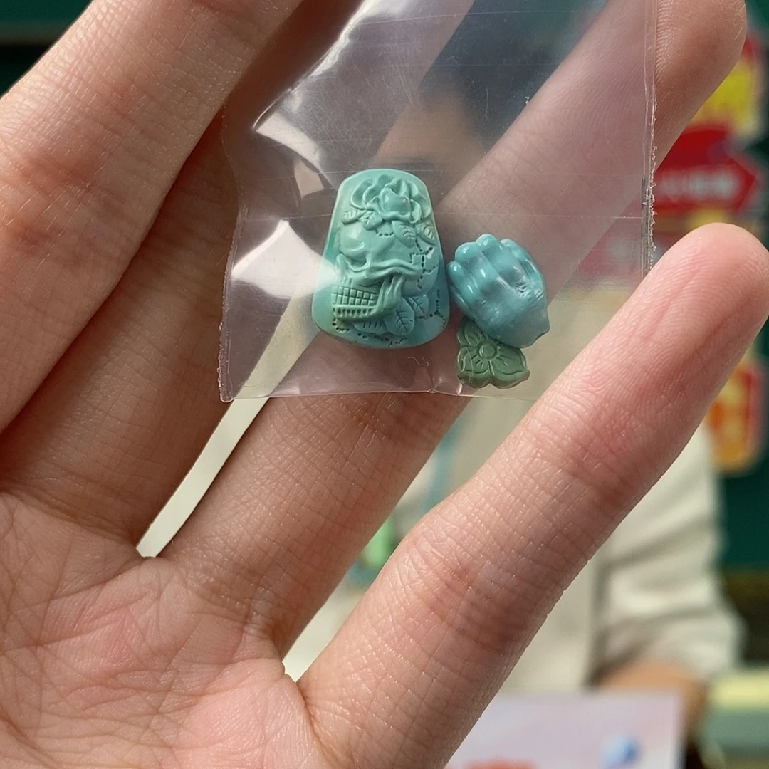 绿松石未镶嵌珠宝奇石