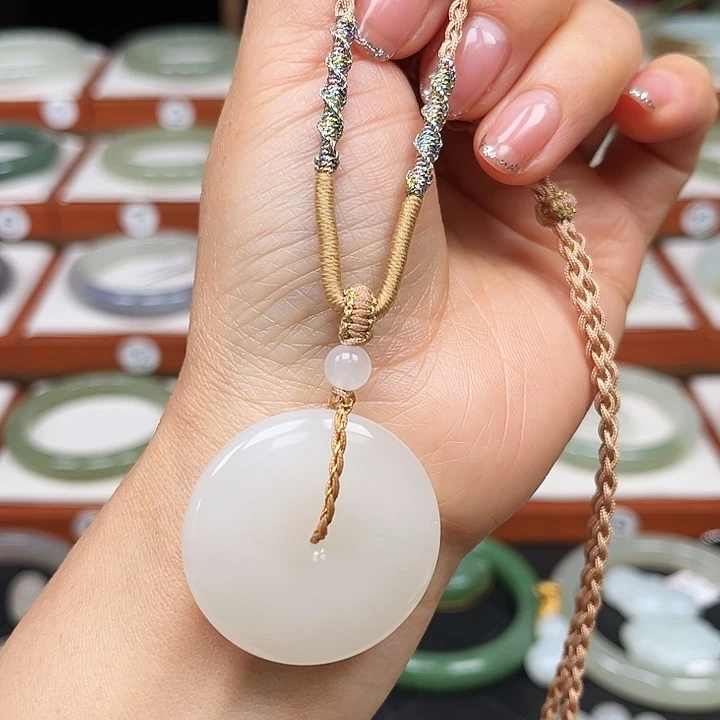 和田玉吊坠(赠链)未镶嵌