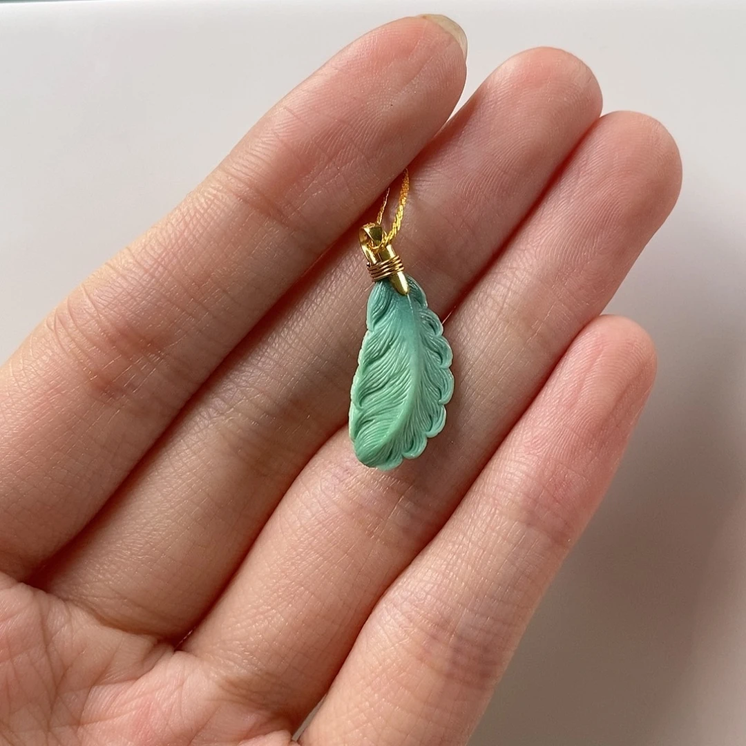 麟***）绿松石18K金镶嵌珠宝奇石