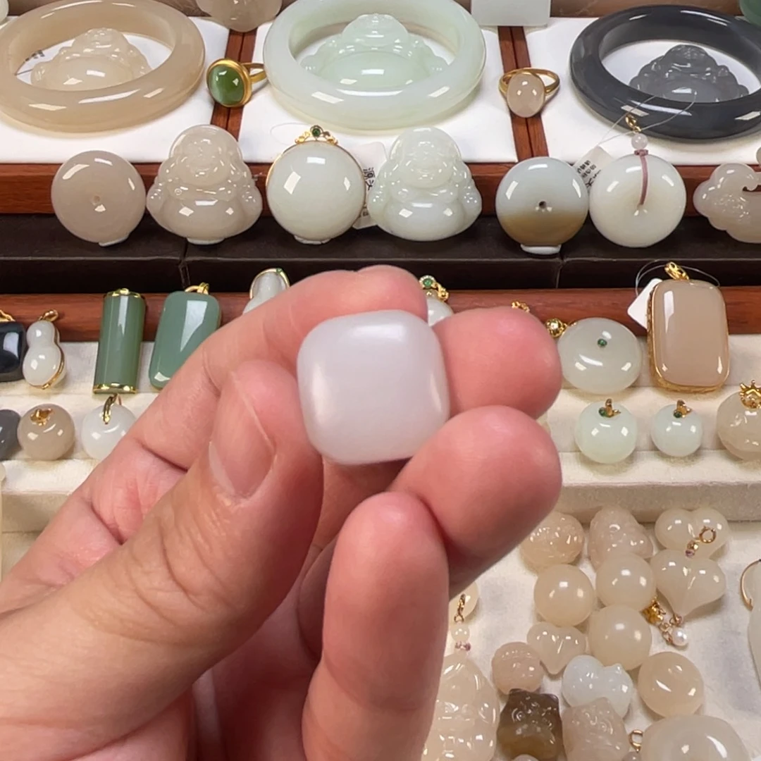 ❥***Ä和田玉未镶嵌颈饰