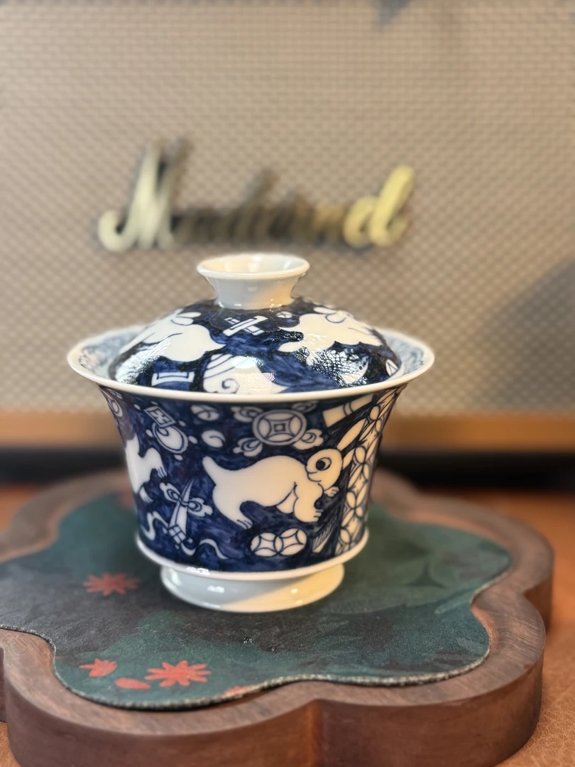 A124景德镇手绘青花玉兔呈祥马蹄盖碗  100ml
