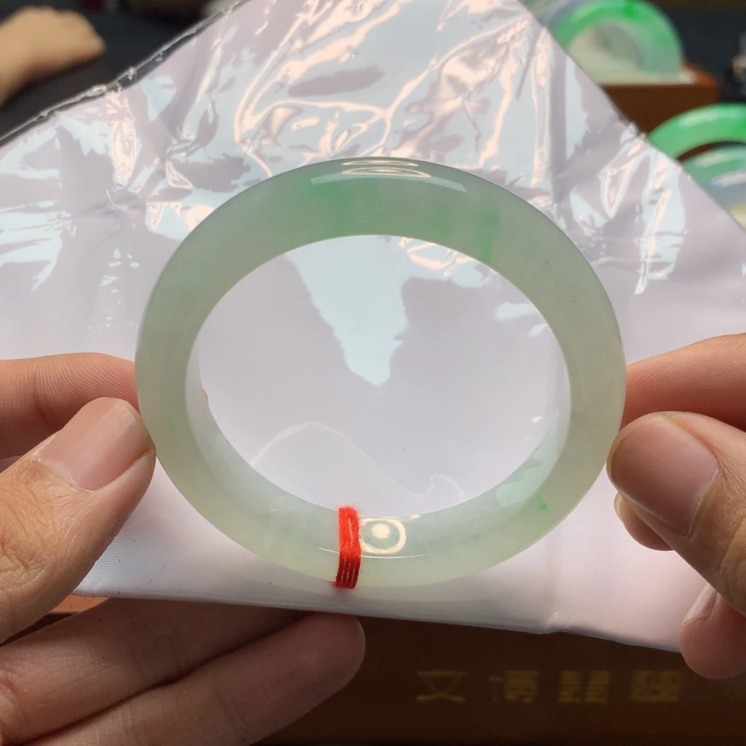 翡翠手镯未镶嵌正