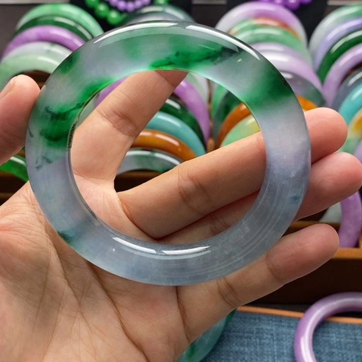 到***u仿水晶非金属高端手镯