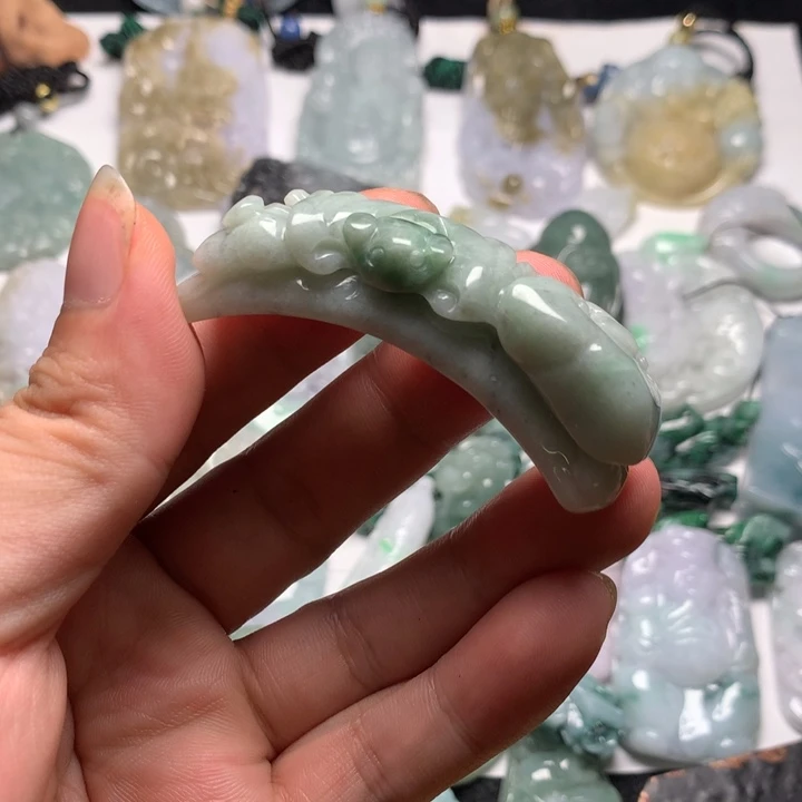 翡翠未镶嵌颈饰手牌5