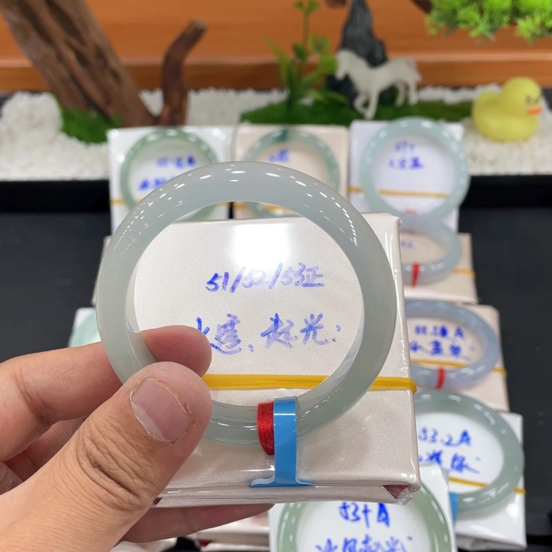 翡翠未镶嵌手镯缅甸翡翠