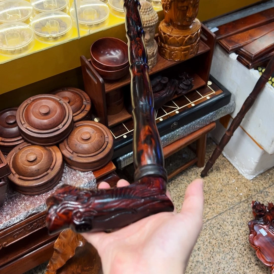 泗***缘老挝大红酸枝手杖