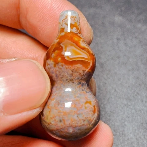 合金颈饰玛瑙/玉髓孤**眠