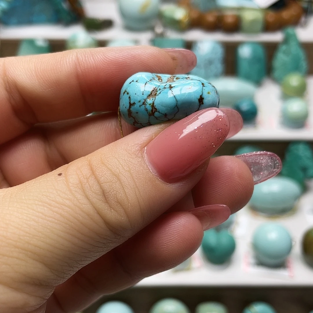 绿松石未镶嵌摆件