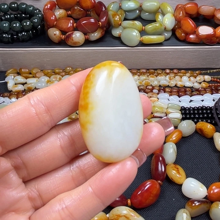 和田玉未镶嵌手串