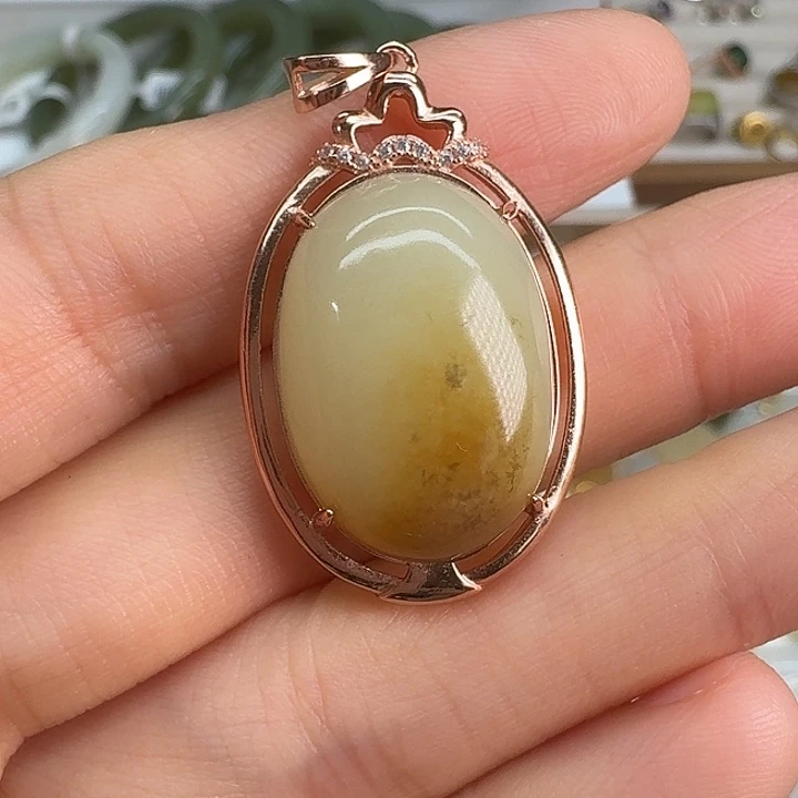 颈饰未镶嵌和田玉