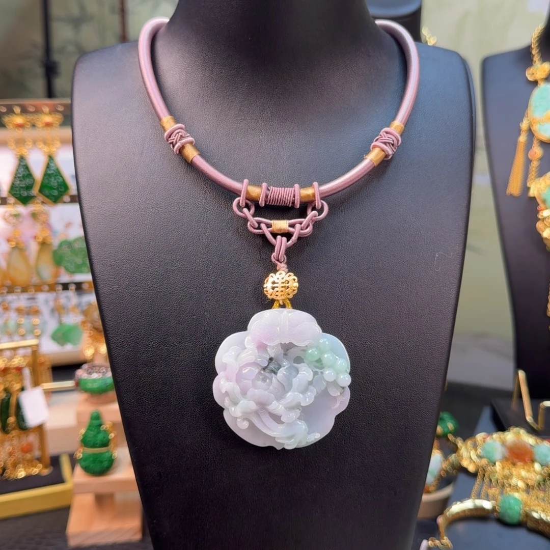 翡翠未镶嵌颈饰福利吊坠套装