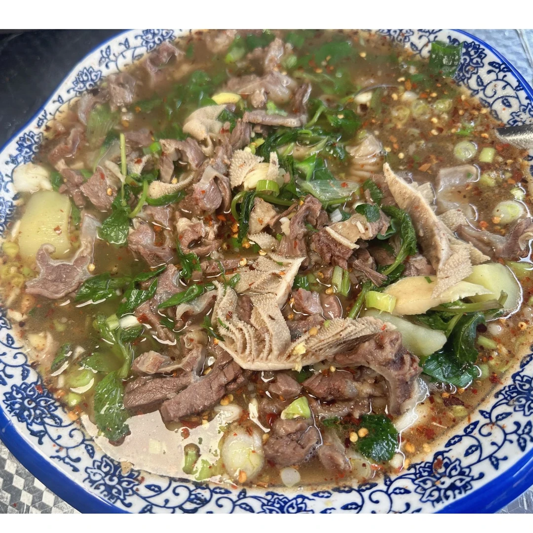 云南柴火灶牛杂牛肉牛扒烀顺丰空运包邮送薄荷花椒火烧辣子牛油