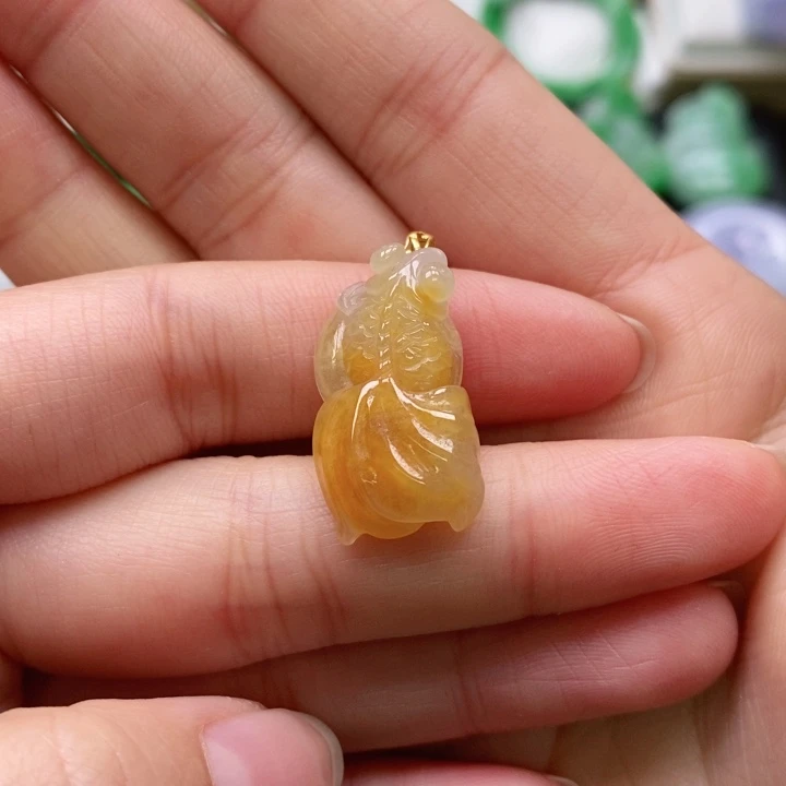 翡翠颈饰未镶嵌吊坠
