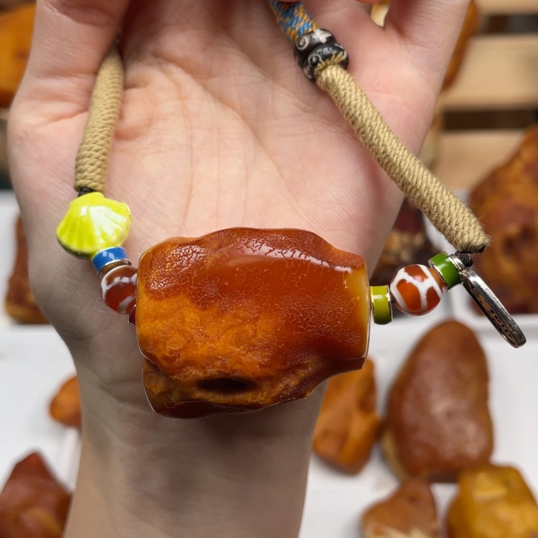 琥珀未镶嵌珠宝奇石