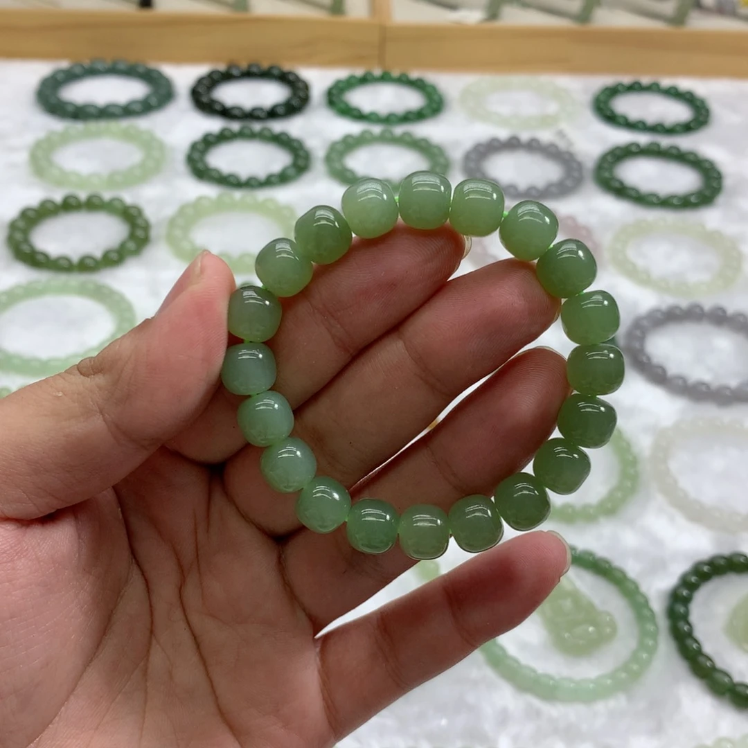 未镶嵌手串和田玉（晴绿9.8）