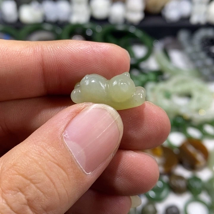 和田玉未镶嵌车挂