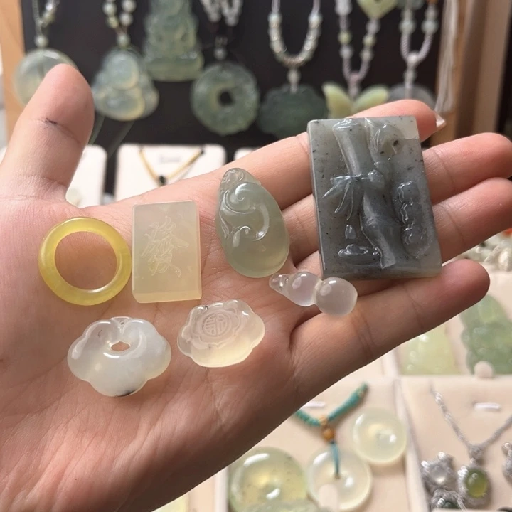 蛇纹石玉未镶嵌吊坠(不含链)通走不退不换默认微瑕