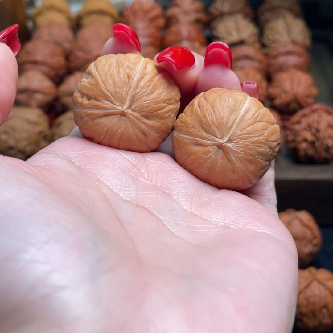 把件文玩核桃龙眼三棱