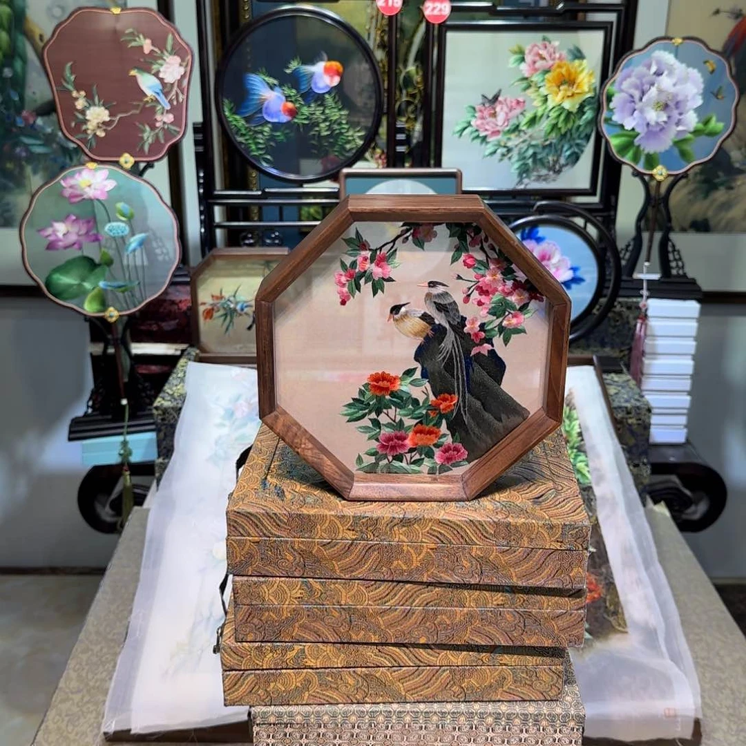 刺绣刺绣工艺精湛