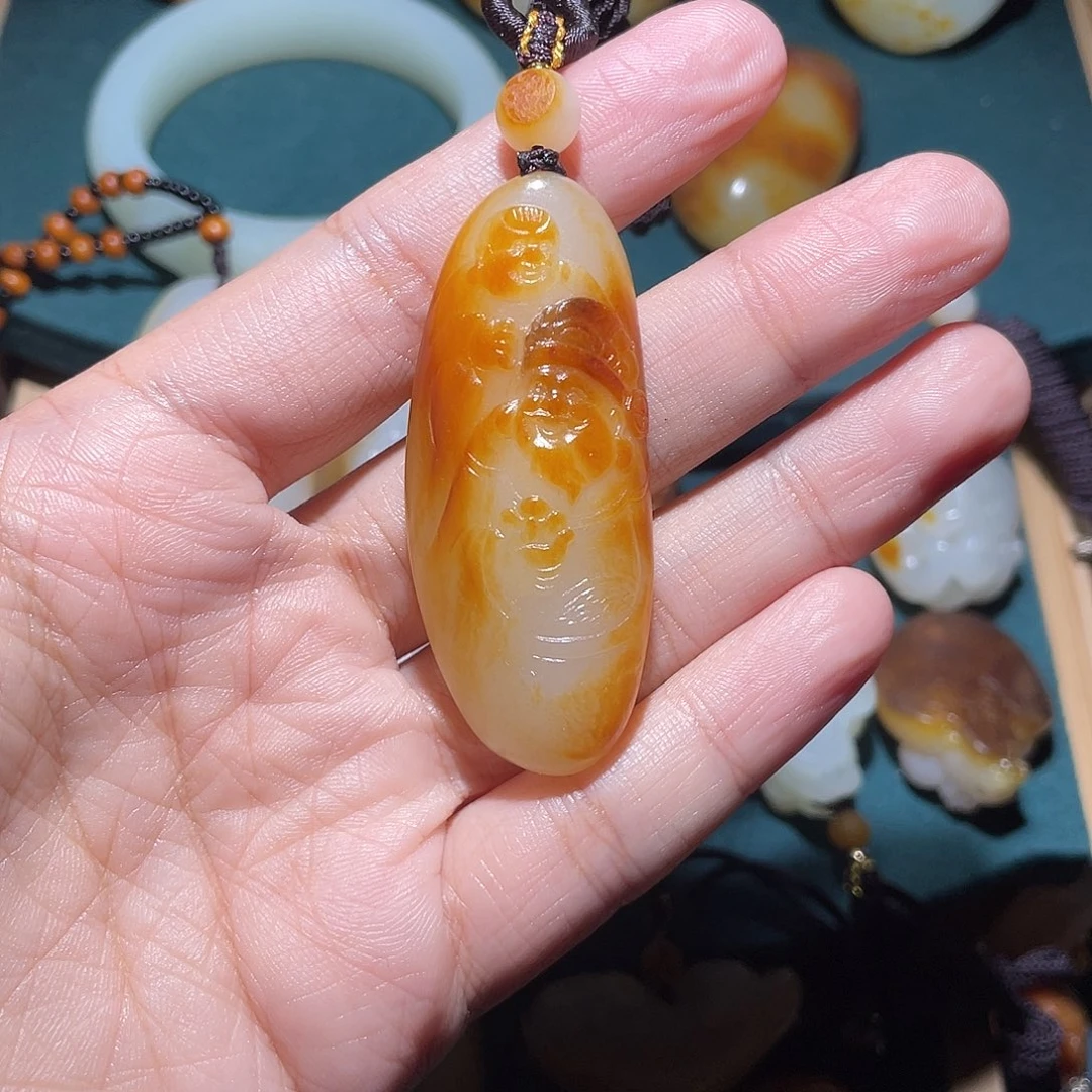 天***阔和田玉未镶嵌颈饰
