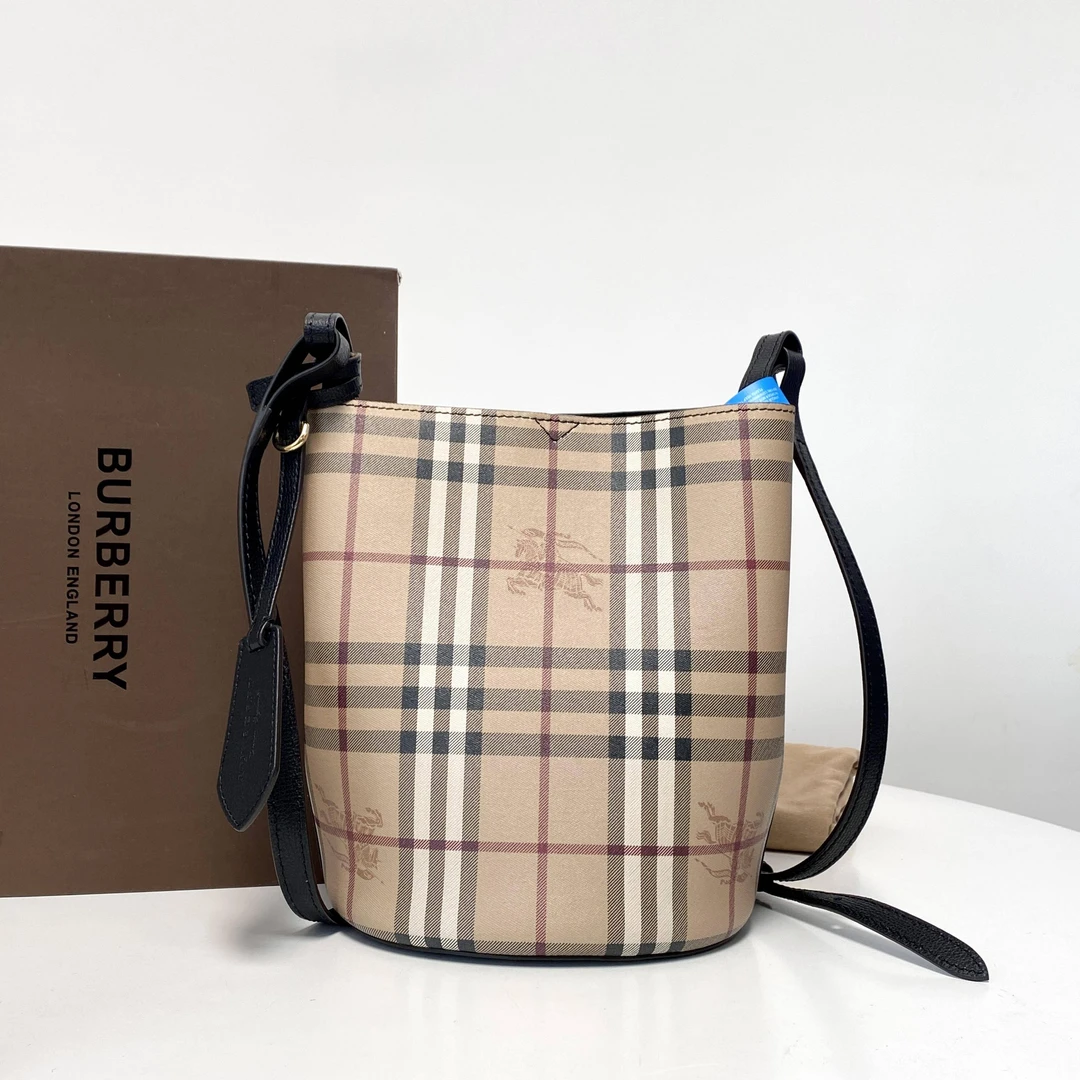 胖虎佳佳/博柏利/95新/公价0/箱包/斜挎包/312501160077