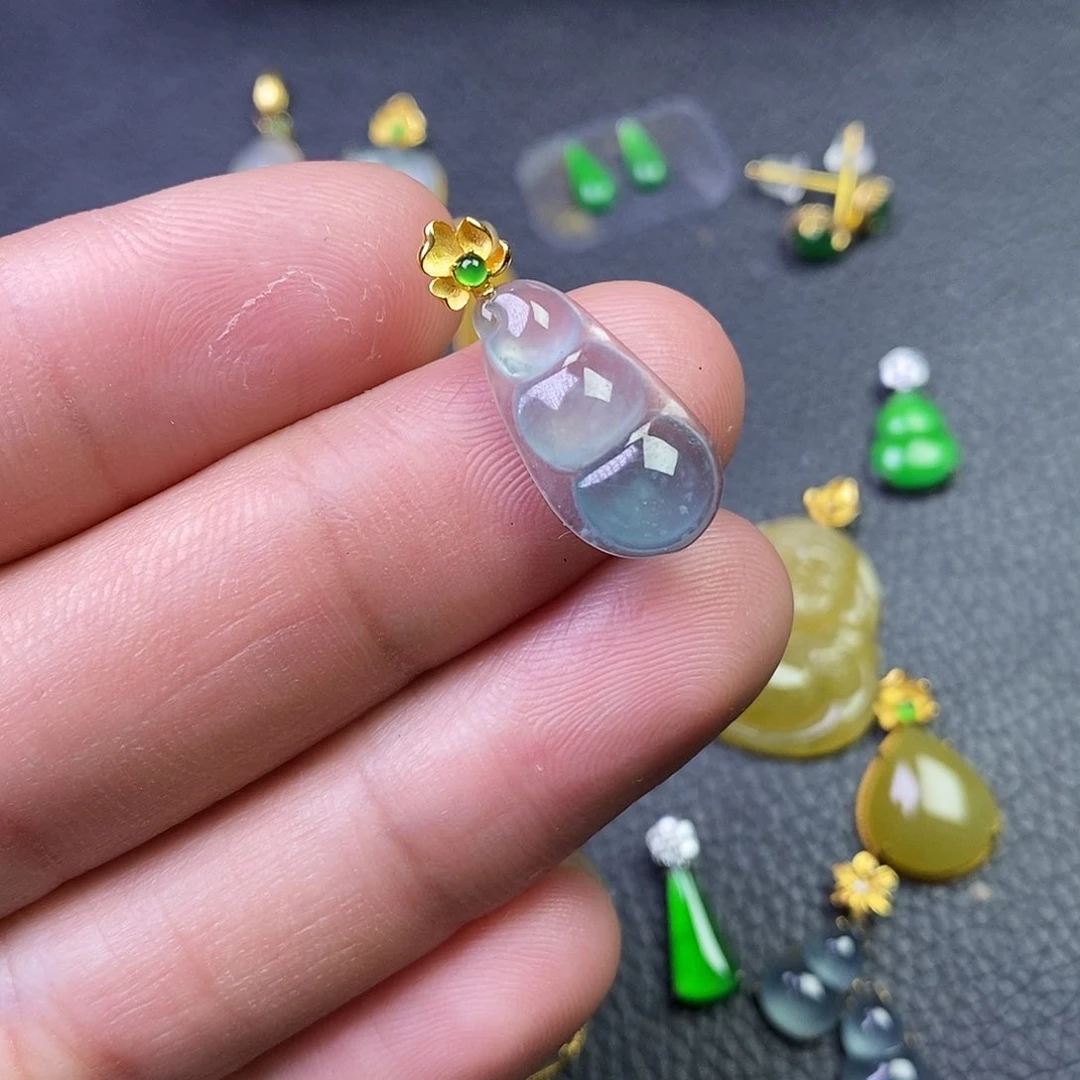 吊坠(不含链)18K金镶嵌翡翠