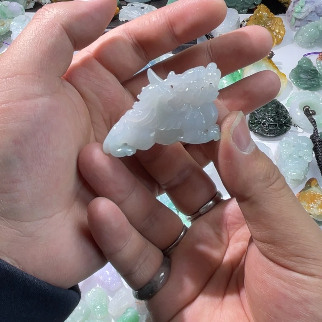 翡翠颈饰未镶嵌天然