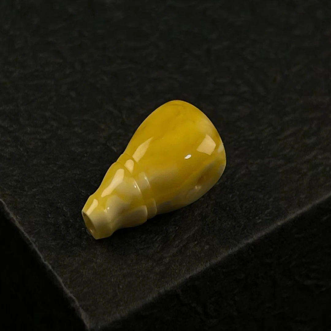 蜜蜡三通 对孔13.6mm 厚度12.2mm 高度26.2mm