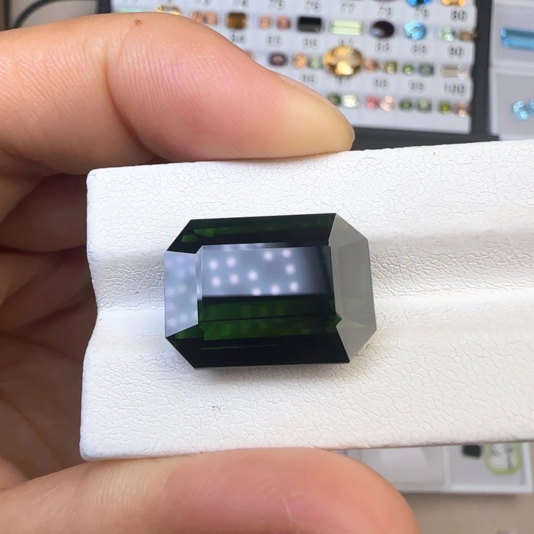 珠宝半成品碧玺未镶嵌天然 18.29克拉
